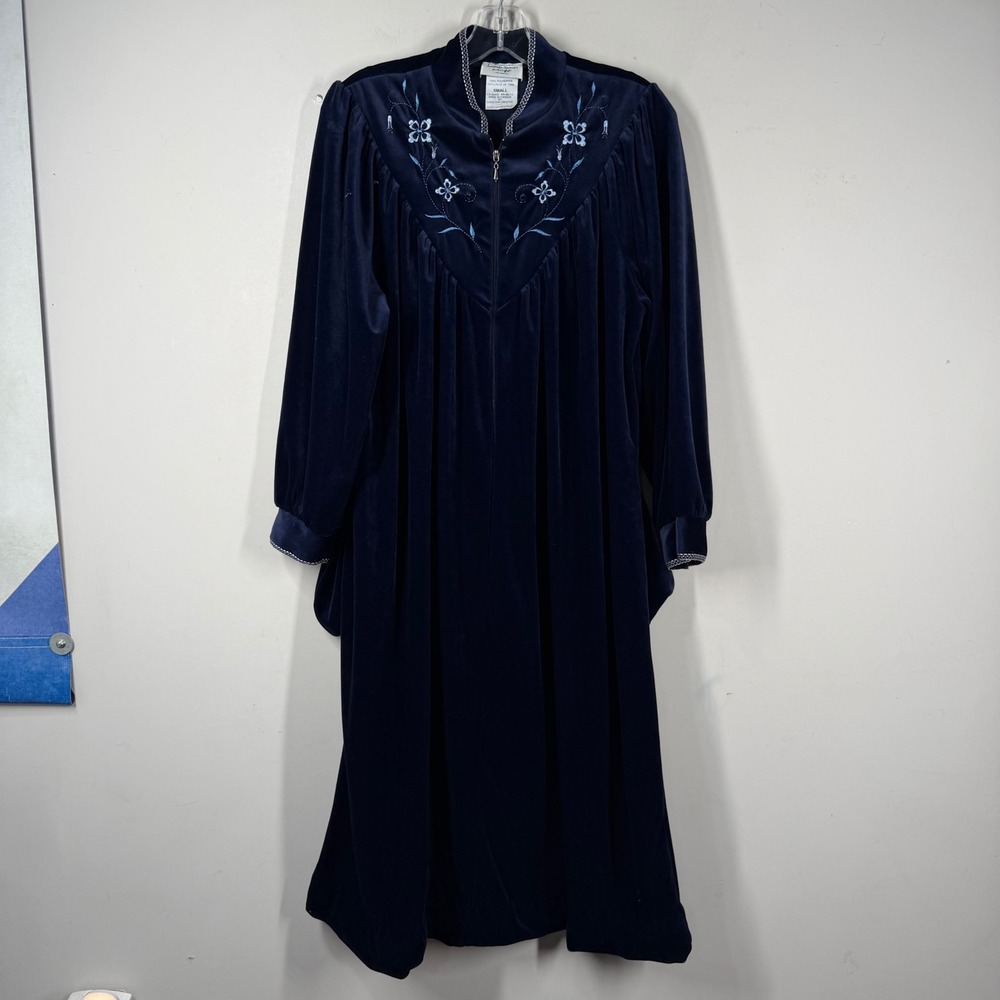 Amanda Stewart Intimates Navy Blue Velour Zip Front Floral Embroidered Robe Sz S